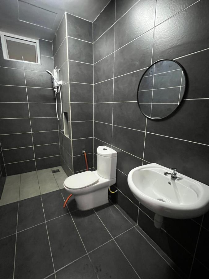 Ilsham Guest House @ Seroja Hills Bbst Sepang Eksteriør bilde