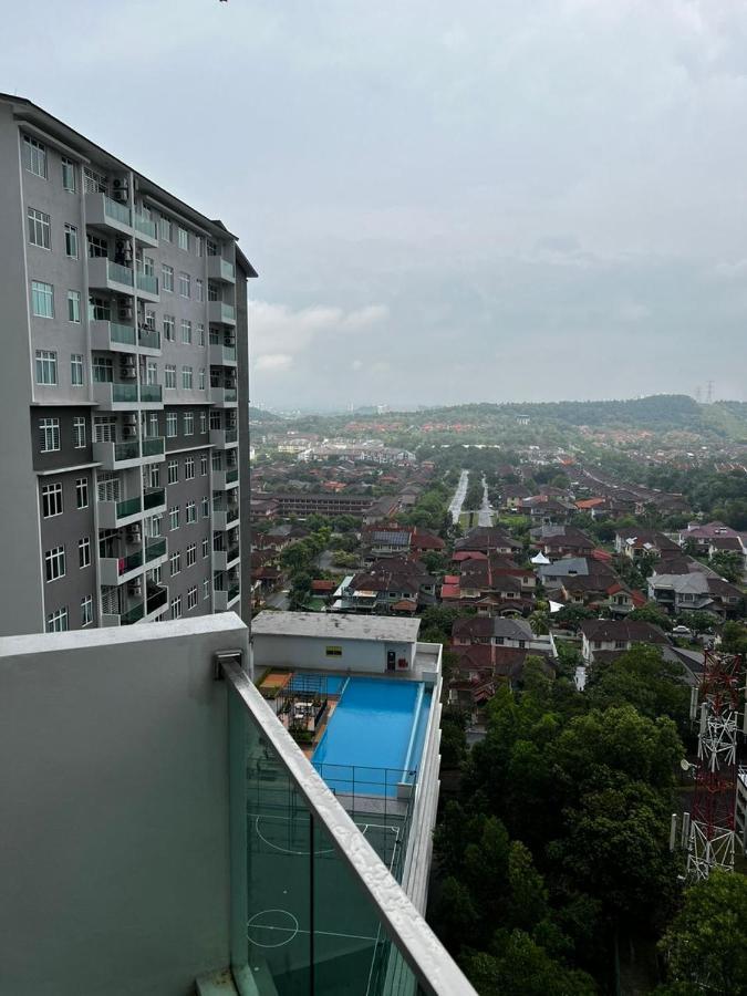 Ilsham Guest House @ Seroja Hills Bbst Sepang Eksteriør bilde